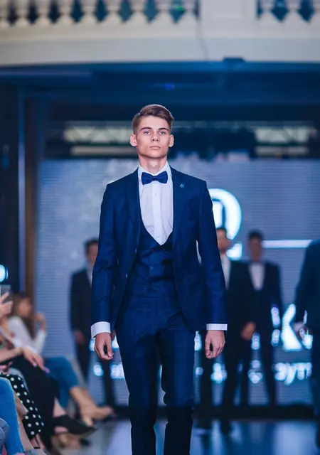 Я Alex, 23 років, знайомлюсь на одну ніч у Івано-Франківську