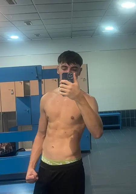 Hugo из Валенсии, мне 24, познакомлюсь на одну ночь