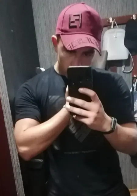 Илья из Солигорска, ищу на сайте дружбу