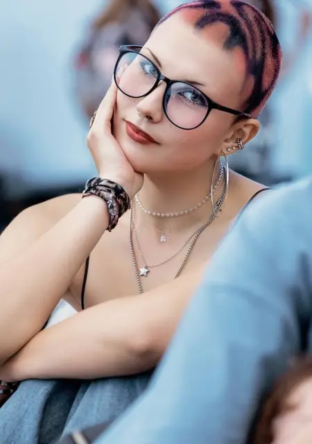 Я Risha, 18, из Парижа, ищу знакомство для дружбы