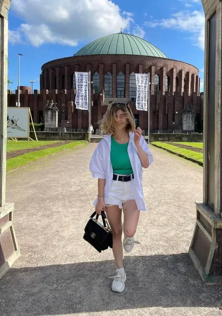 Я Аделина, 26, знакомлюсь для приятного времяпровождения в Цюрихе