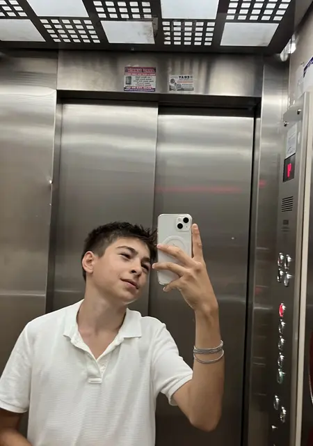 Я Djdndmmd, 25, из Эрзурума, ищу знакомство для вирта