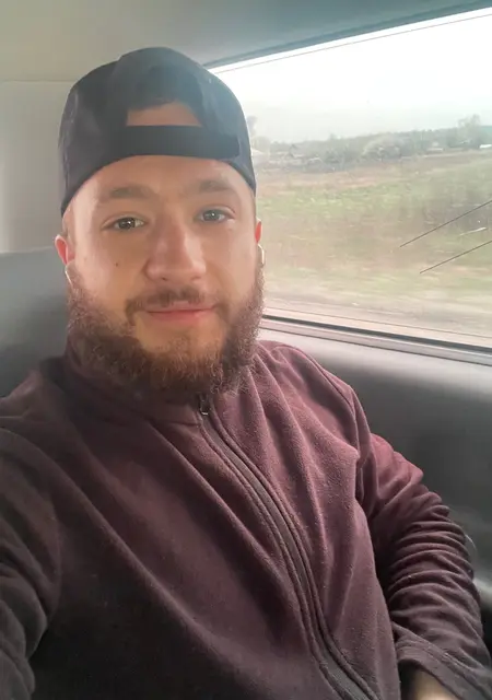 Я Рома, 28, знакомлюсь без обязательств в Снежном