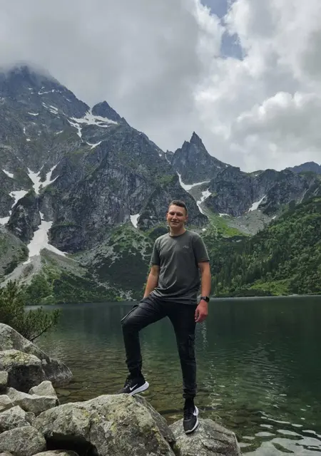 Я Арсен, 20, из Варшавы, ищу знакомства без обязательств