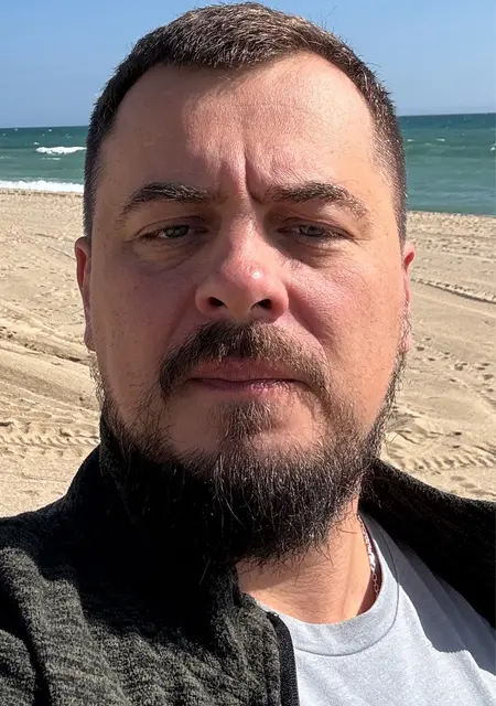 Soy Maks, 41 años de Fuengirola, busco conocer gente para pasatiempo agradable