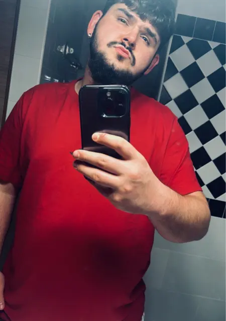 Soy Victor Manuel, 23 años, conociéndome para pasatiempo agradable en Palma de Mallorca