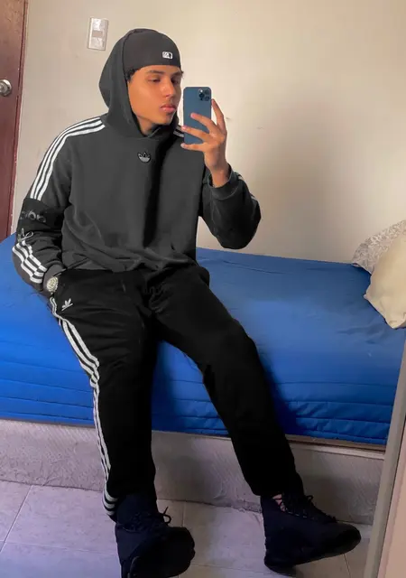 Я Vincent Vasquez, 20, знакомлюсь для общения в Санто-доминго Эсте