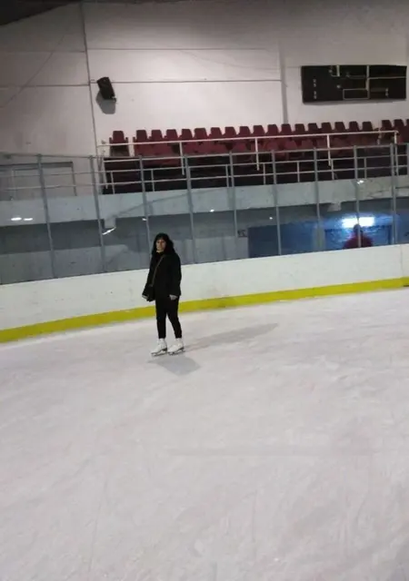 Я Zsuzsa, 41, знакомлюсь в Бухаресте