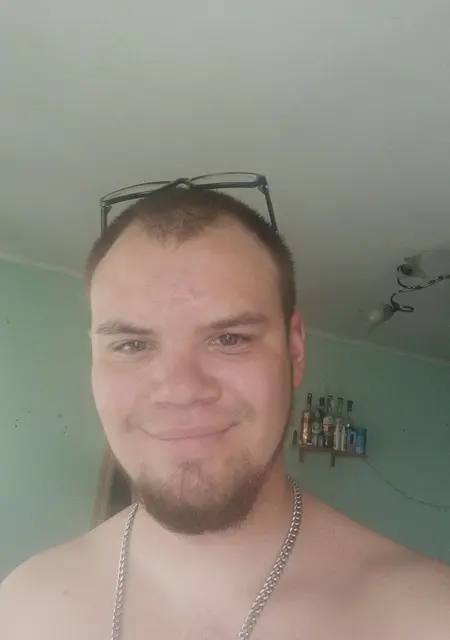 Александр из Черкасс, мне 26, познакомлюсь на одну ночь