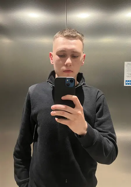 Я Vasil, 18, знакомлюсь на одну ночь в Брно