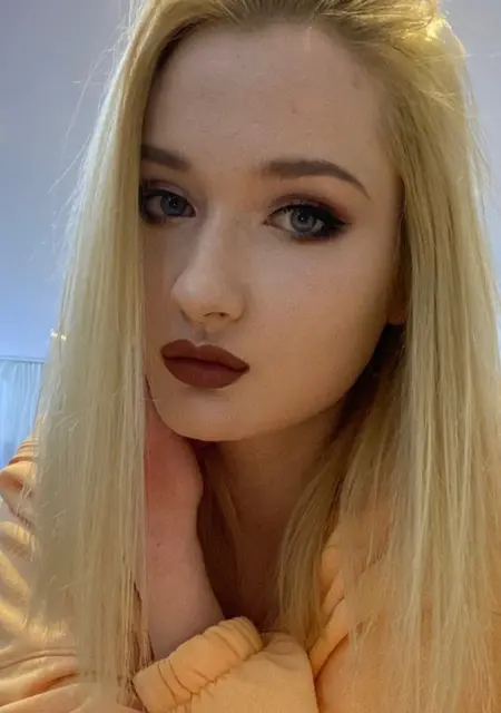 Я Kattie, 25, знакомлюсь для приятного времяпровождения в Сан-Ремо