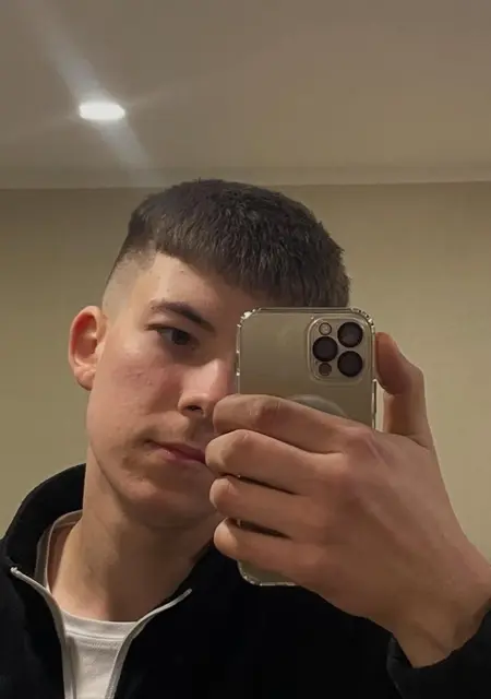 Я Владислав, 19 років з Умани, шукаю знайомство для вірт