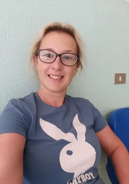 Я Nadien, 41, из Парижа, ищу знакомство для приятного времяпровождения