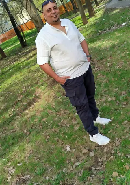 Soy Basem, 42 años de Zaragoza, busco conocer gente para viaje