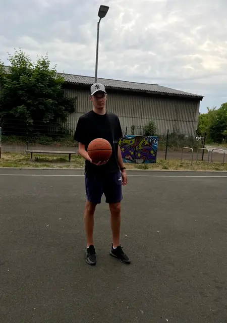 Я Ilya, 27, из Франкфурт-на-Одере, ищу знакомство для постоянных отношений