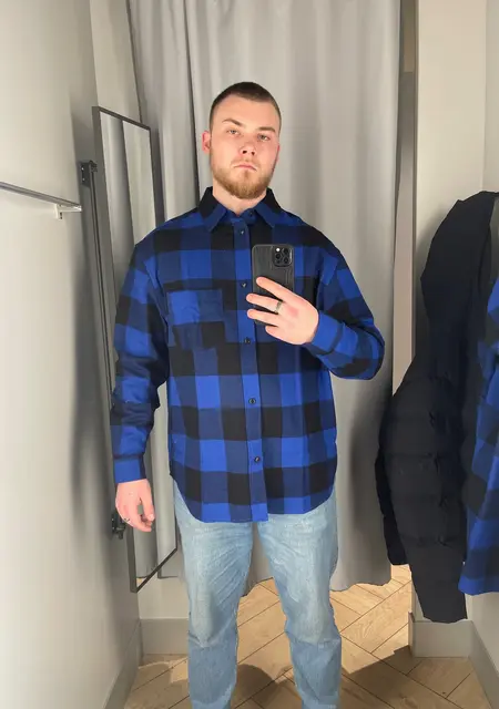 Я Артем, 22 років, знайомлюсь для приємного проведення часу у Чернівцях