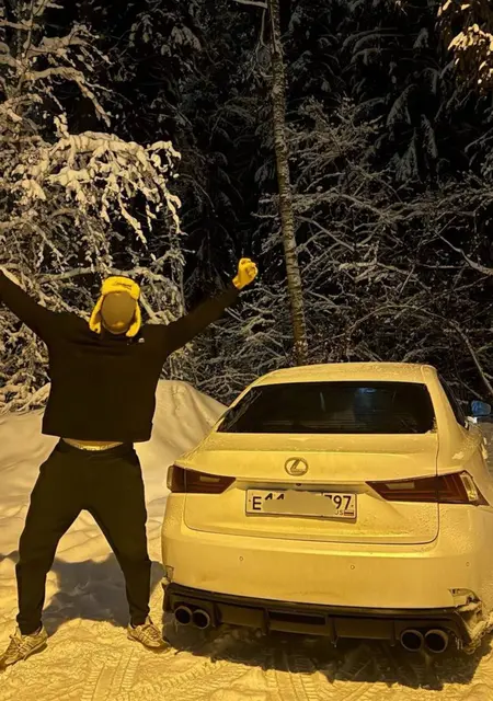 Я Олег, 19, из Вены, ищу знакомство для дружбы