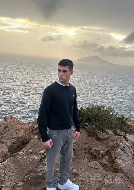 Daniele из Рима, мне 20, познакомлюсь без обязательств