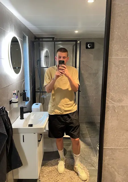 Noah из Худиксвалль, ищу на сайте знакомства без обязательств