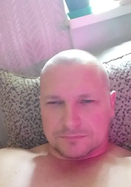 Я Влад, 49 років з Дніпра, шукаю знайомства без зобов'язань