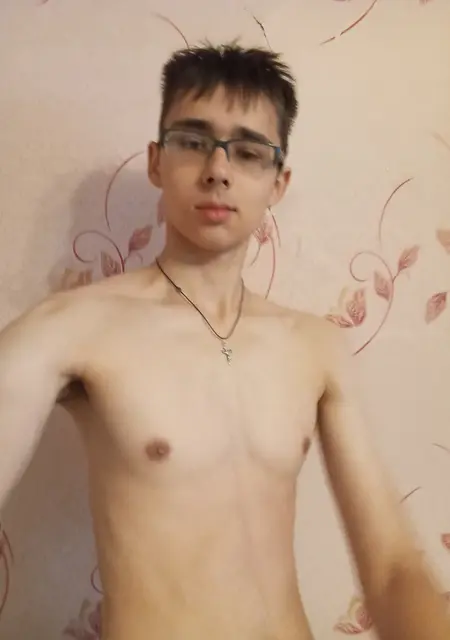 Я Егор, 20 років з Білокуракине, шукаю знайомство для приємного проведення часу