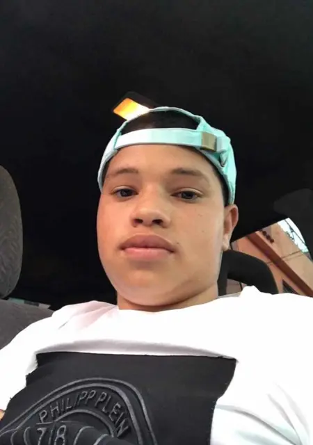 Elian из Сан-Кристобал, ищу на сайте знакомства без обязательств