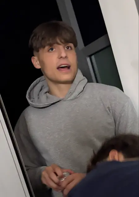 Я Matteo, 18, из Болоньи, ищу знакомства без обязательств