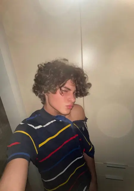 Я Илья, 25, из Вены, ищу знакомства на одну ночь