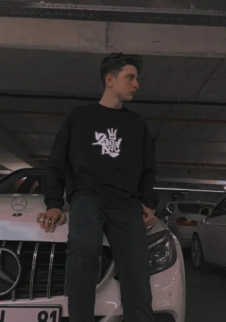 Я Hayati, 19, из Афьона-карахисара, ищу знакомства на одну ночь