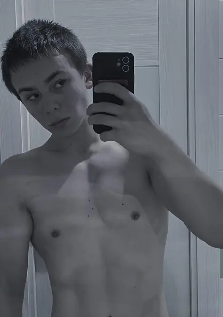 Андрей из Стокпорт, мне 26, познакомлюсь на одну ночь