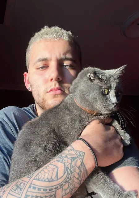 Soy Yeray, 19 años, conociéndome para relación a largo plazo en Gijón