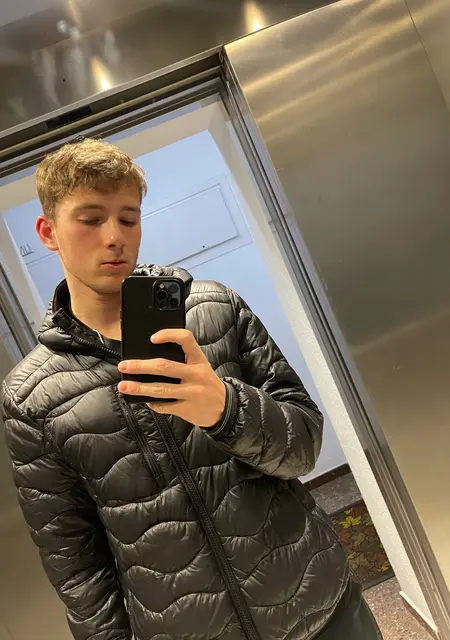 Soy Pol, 20 años, conociéndome para relación sin ataduras en Barcelona