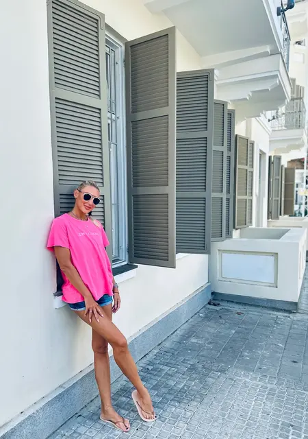 Nika из Дубая, мне 41, познакомлюсь для приятного времяпровождения