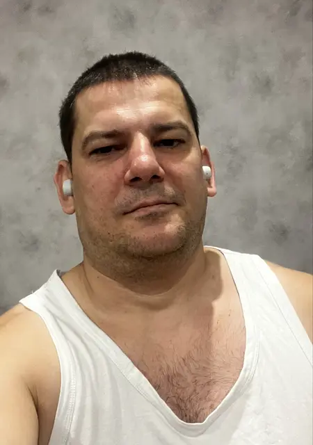 Я Артём, 40, из Люксембурга, ищу знакомство для открытые отношения