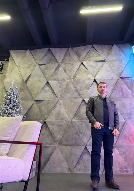 Я Константин, 33 років з Донецька, шукаю знайомства без зобов'язань