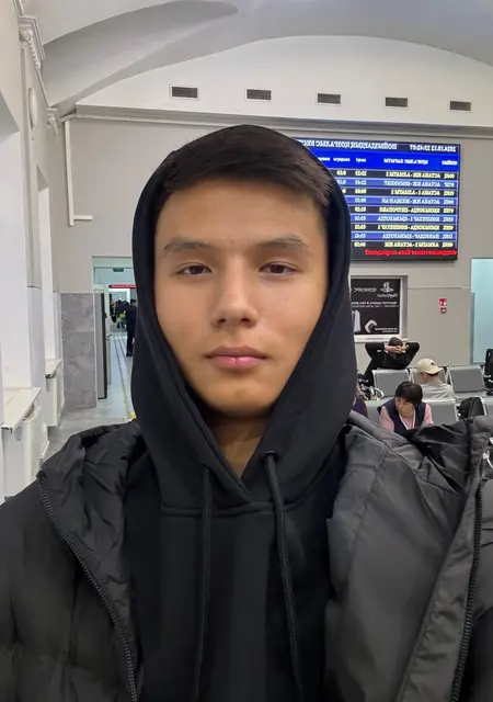 Я Аян, 19, из Караганды, ищу знакомства на одну ночь