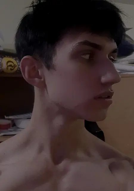 Я Влад, 21 років, знайомлюсь на одну ніч у Івано-Франківську