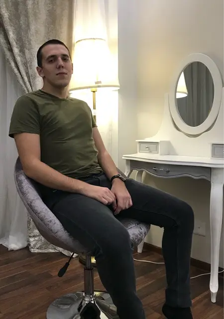 Игорь из Гродно, мне 27, познакомлюсь для открытые отношения