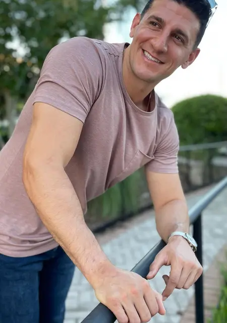 Я Charles, 45 років, знайомлюсь для відкриті стосунки у Києві