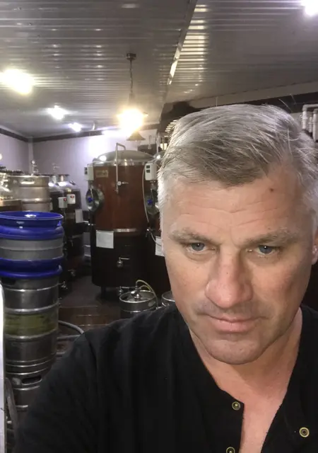 Влад з Мелітополя, шукаю на сайті знайомства на одну ніч