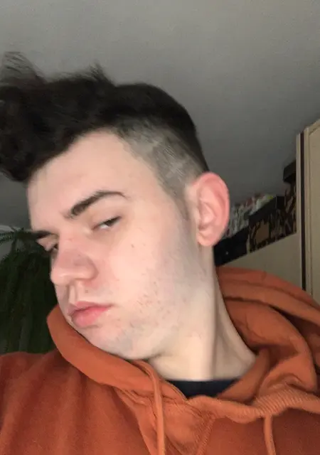 Daniel из Кракова, мне 22, познакомлюсь для общения