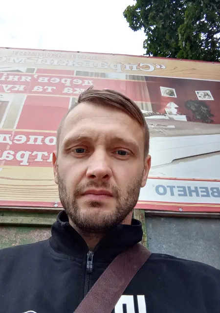 Павел из Житомира, мне 42, познакомлюсь для приятного времяпровождения