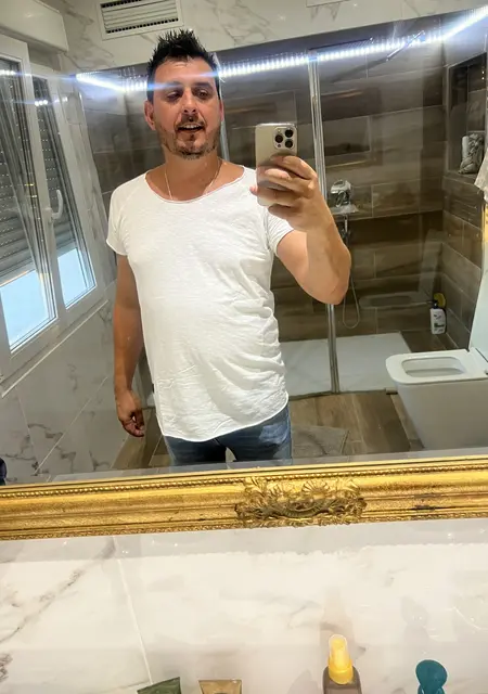 Soy Charly, 42 años, conociéndome para chatear en Zaragoza