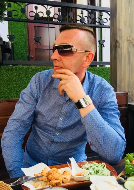 Я Саша, 50, из Борисова, ищу знакомства без обязательств