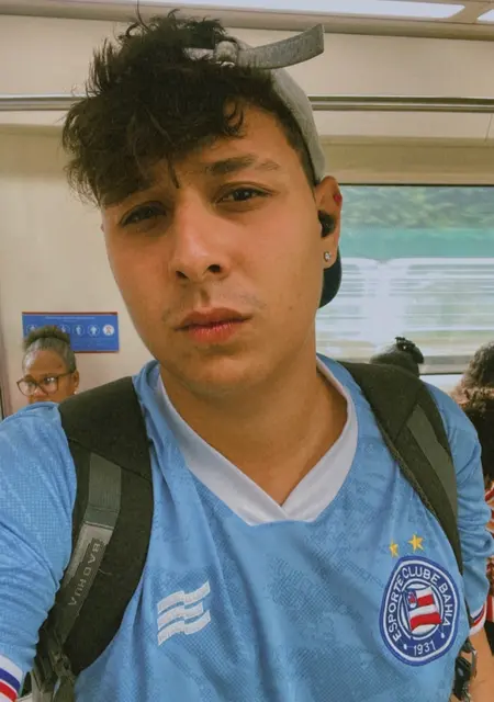 Junior из Лауру-ди-Фрейтас, мне 25, познакомлюсь для общения