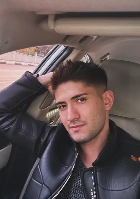 Gney из Маниса, мне 25, познакомлюсь на одну ночь