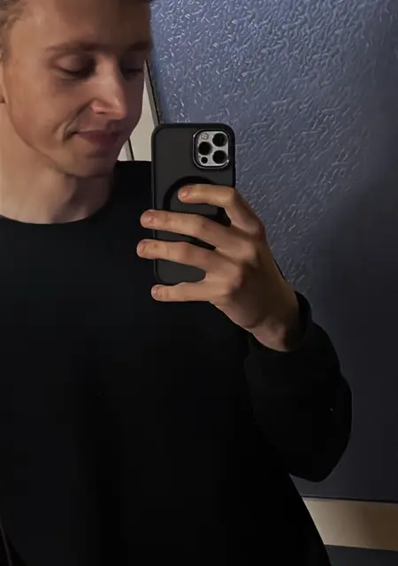 Я Алексей, 25, знакомлюсь для вирта в Познани