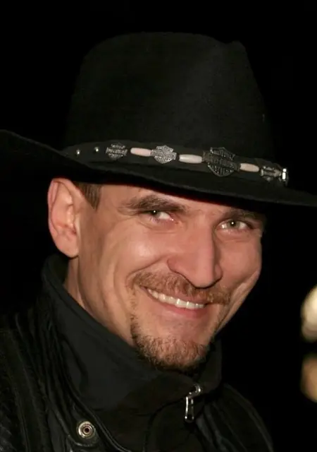 Я Александр, 55 років з Одеси, шукаю знайомства без зобов'язань