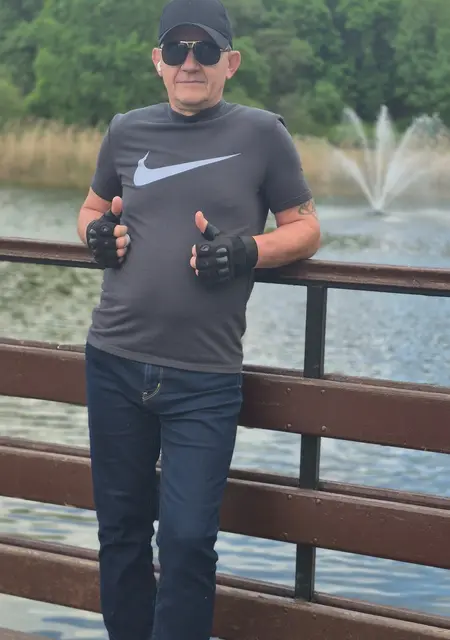 Игорь из Кишинёва, ищу на сайте знакомства на одну ночь