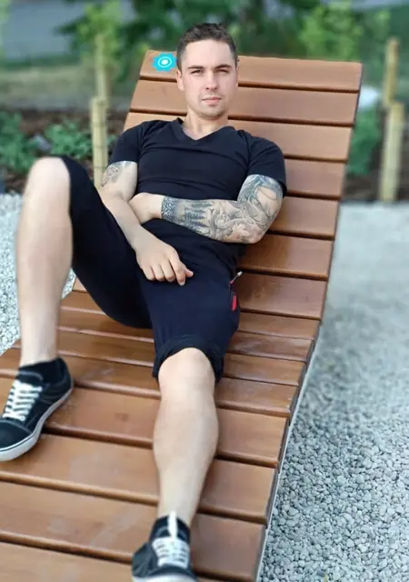 Я Дмитро, 27, из Николаева, ищу знакомство для открытые отношения